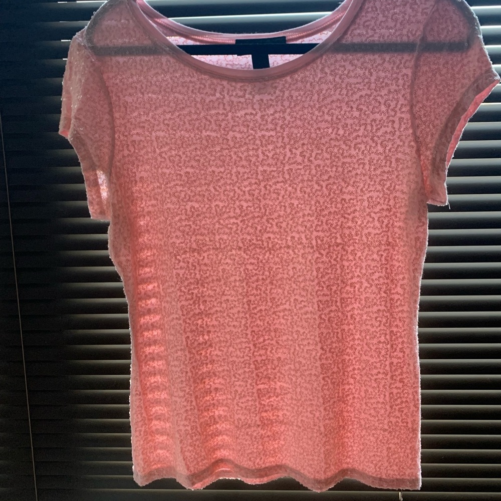 Pretty delicate pink sequined T-shirt. Size Large